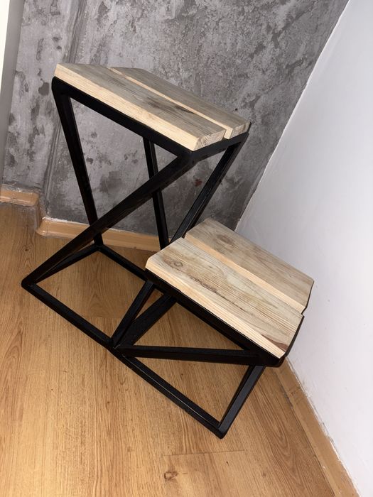 Kwiatnik na dwa kwiatki