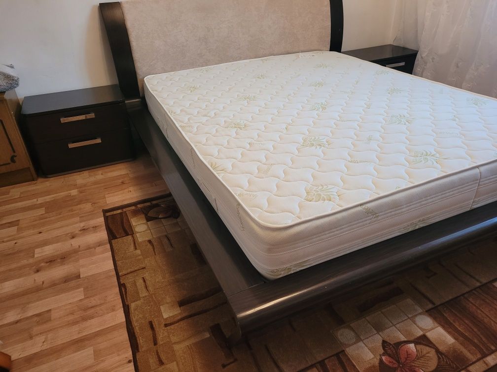 Łóżko 160/200  szafeczki 60/40/40do sypialni