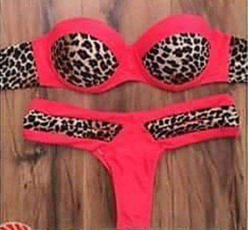 Bikinis com estampa em leopardo ( Novos) - M