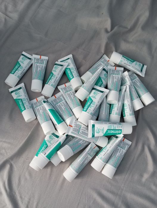 Pasta elmex zielona 30 sztuk plus gratis