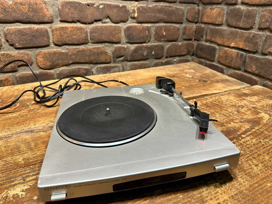 Gramofon Kenwood P-110 półautomat z przedwzmacniaczem
