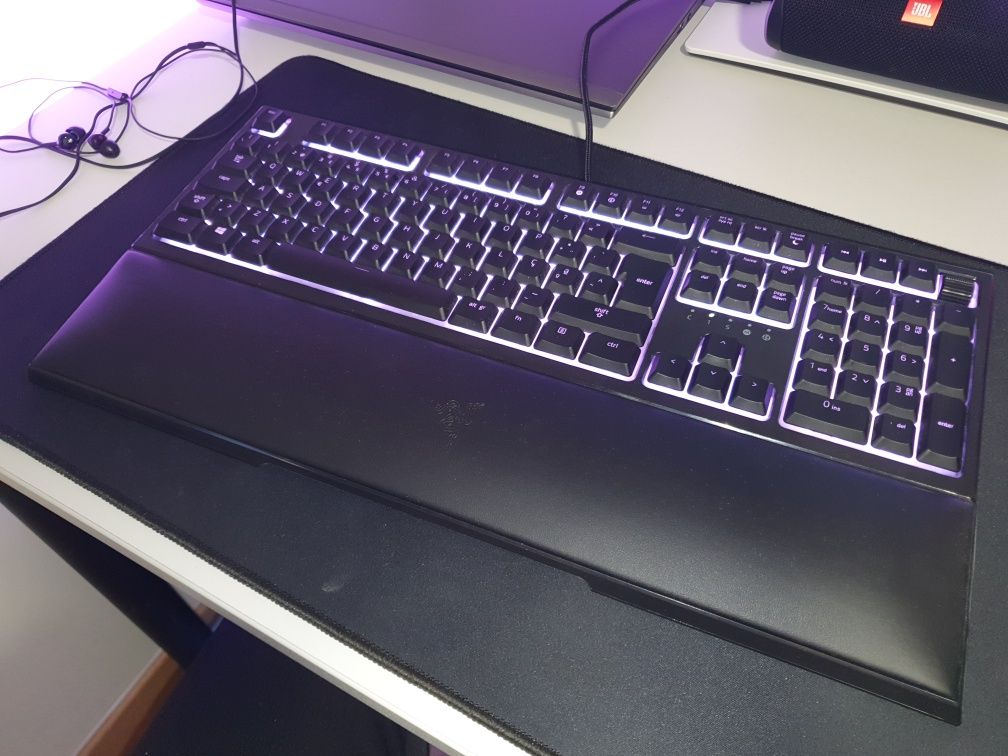 Teclado Razer Ornata V2