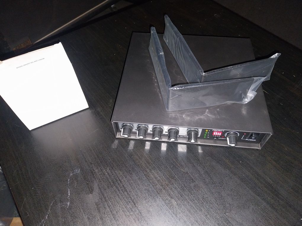 JTS CS-4 Automatic Microfone Mixer 4 inputs