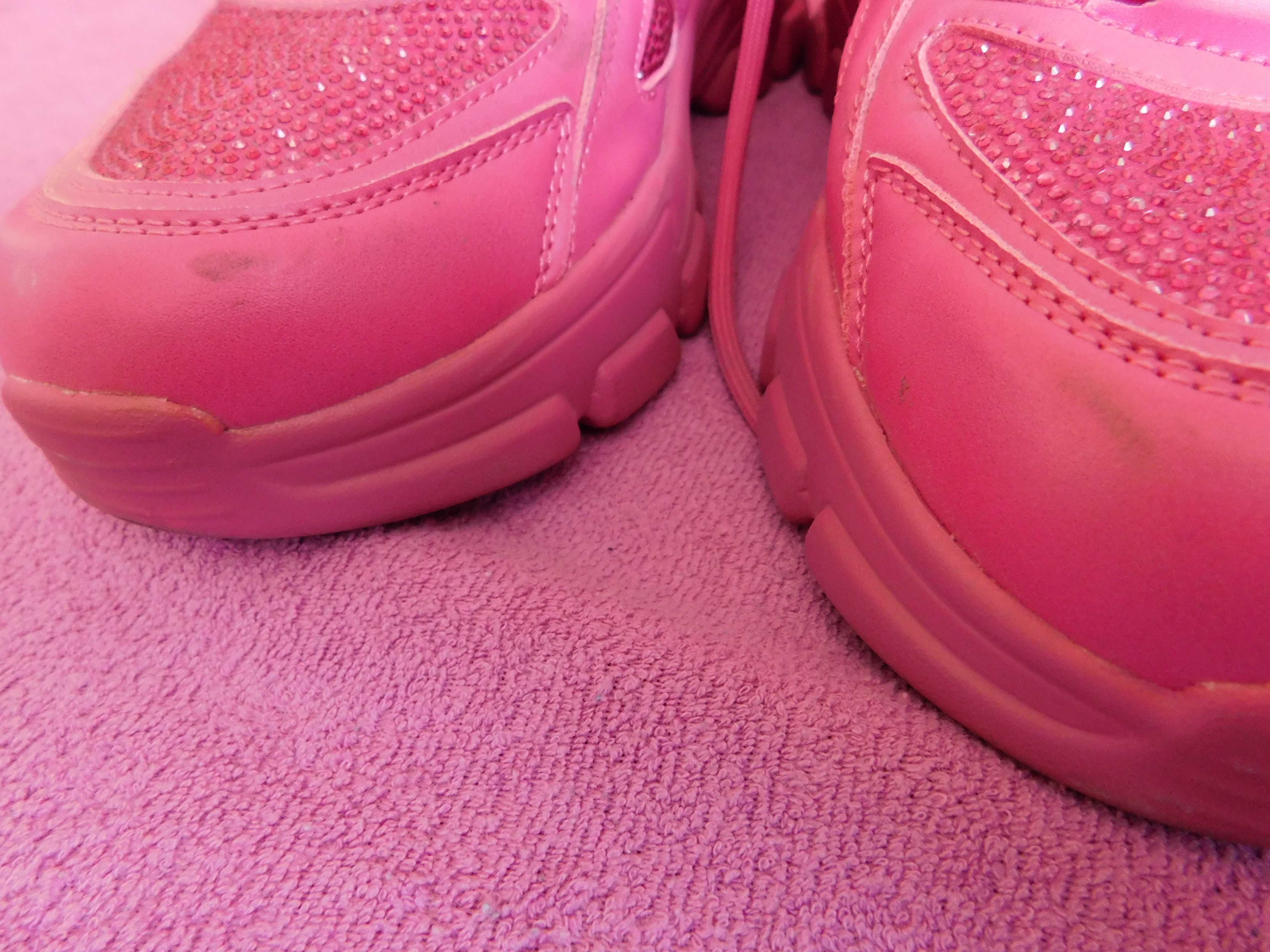 Buty damskie sportowe różowe 41 sneakersy Graceland