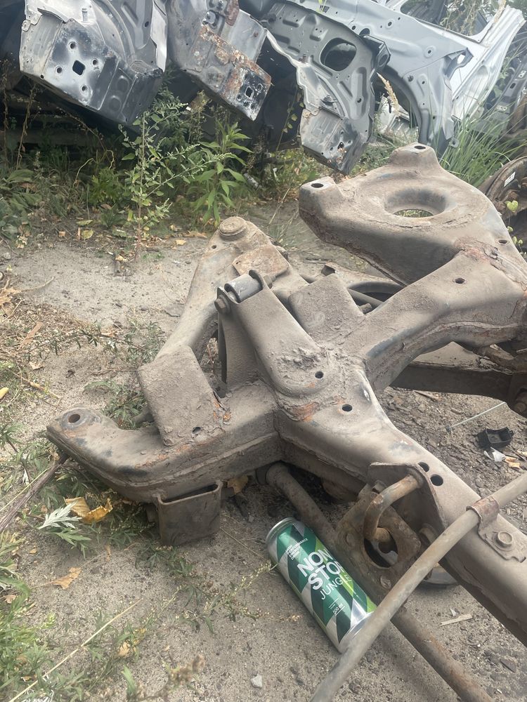 Підрамник подрамник Nissan Pathfinder R51