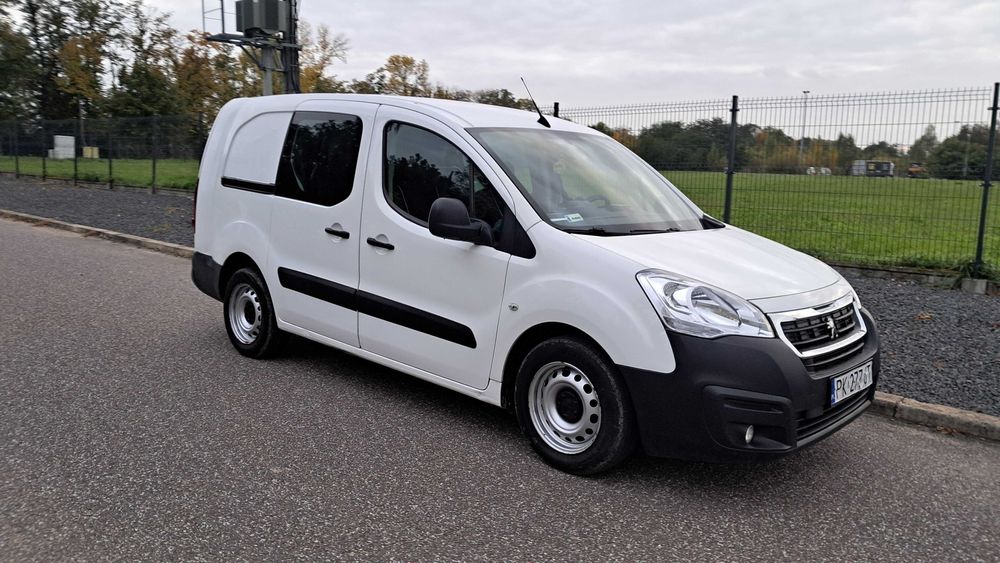 Peugeot Partner Long Tempomat 1.6HDi 2017r Klima Hak Czujniki Ekran