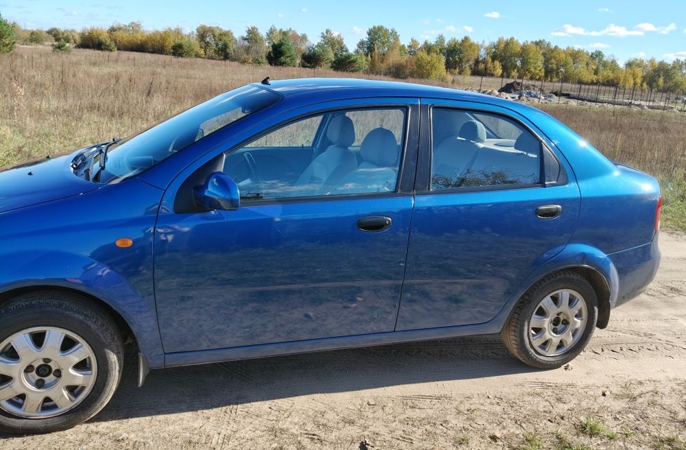 Шевроле авео 2005 ,автомат, газ бензин
