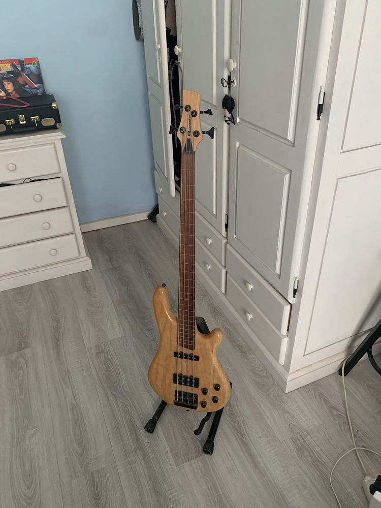 Baixo Eletrico Fretless Rochester (Novo)