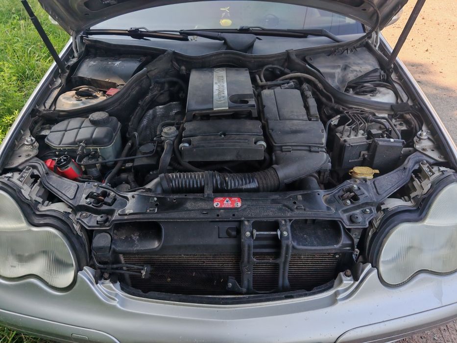 Mercedes-Benz w203 C-Class