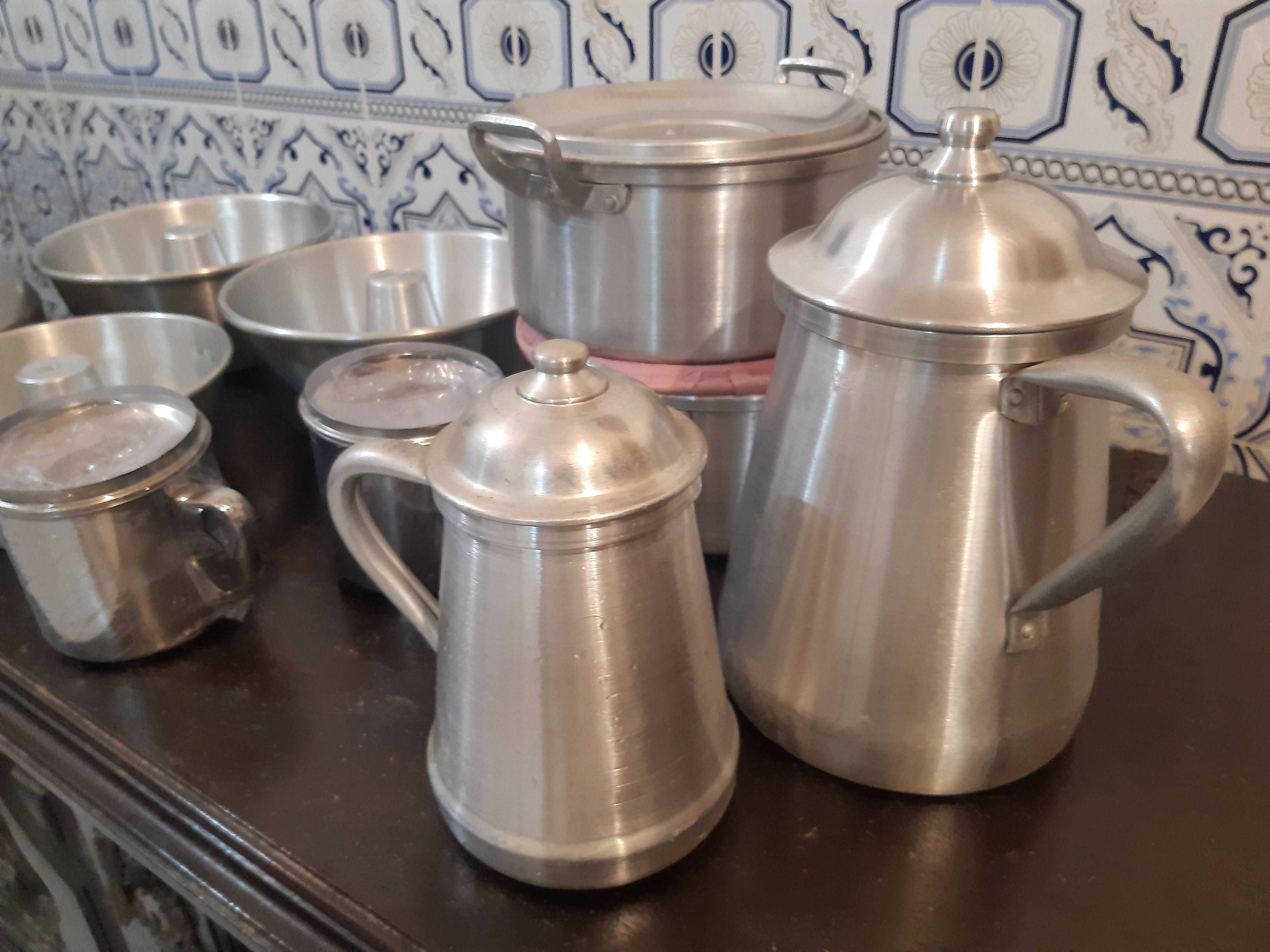 Conjunto 3 formas+chaleira+2panelas+2cafeteiras+2copos,aluminio, novos