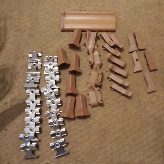 Заглушки на плинтуса ,крепления