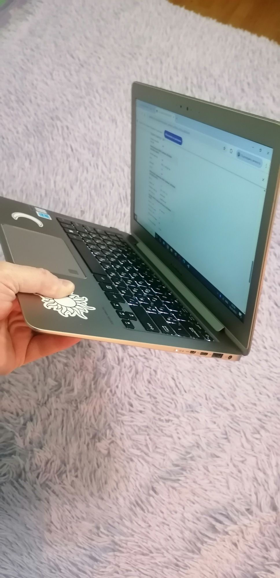 ASUS ZenBook  UX330UA-AH54A