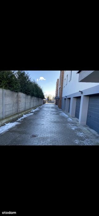 Garaż w budynku 16 m2  teren zamknięty  Czyżkówko Kuczmy