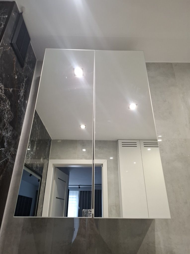 Szafka łazienkowa wisząca z lustrem 60 x 90 x 20