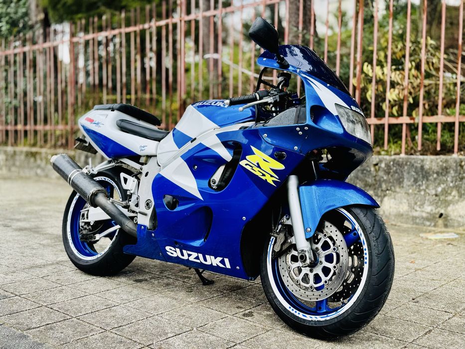 Suzuki Gsxr 600.