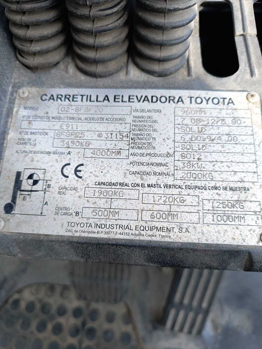 Empilhador TOYOTA 2T