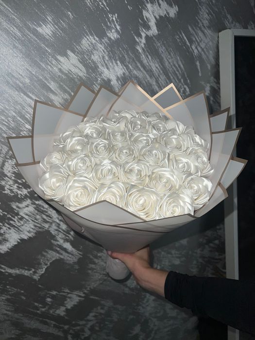 Wieczne róże ze wstążki. Prezent na dzień mamy, dzień kobiet, urodziny