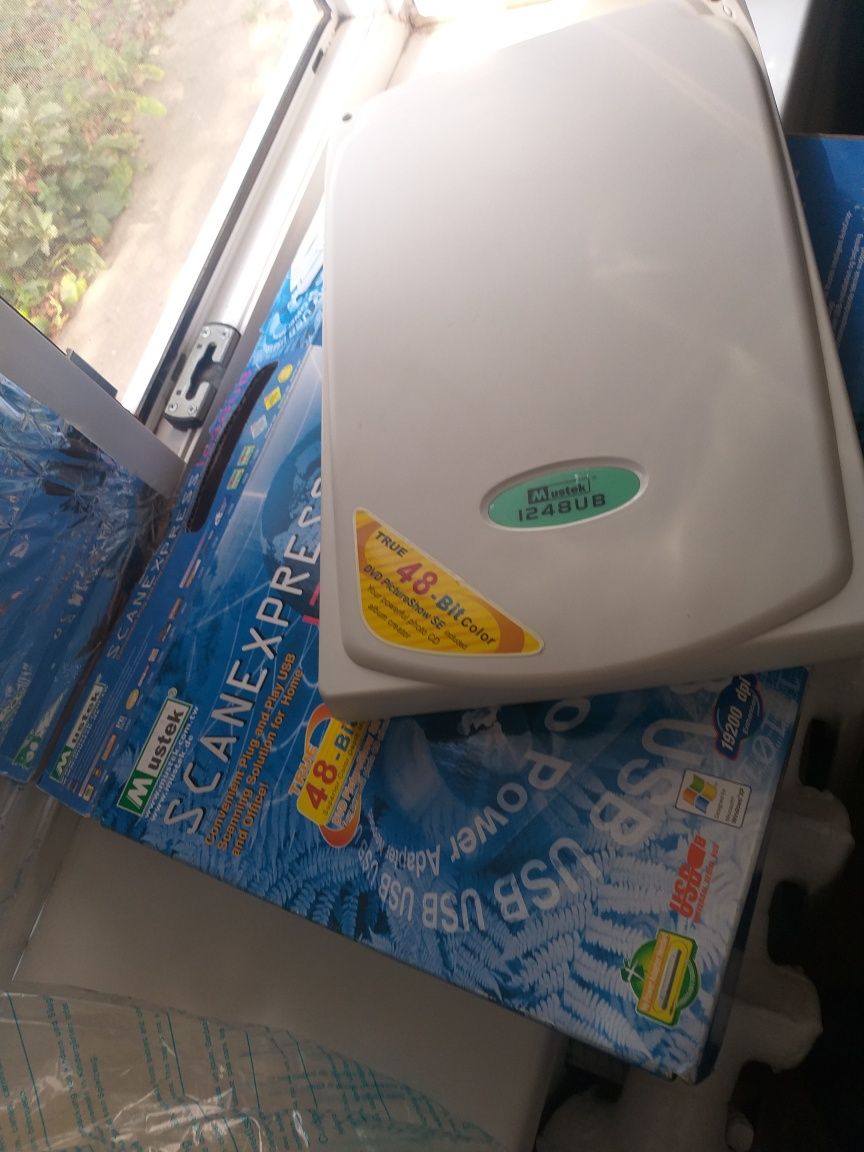 Сканер Mustek ScanExpress 1248UB.