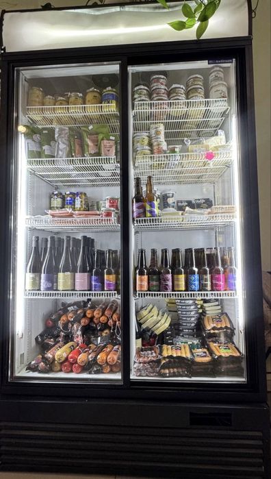 Б/в  холодильник  для  комерції в гарному стані