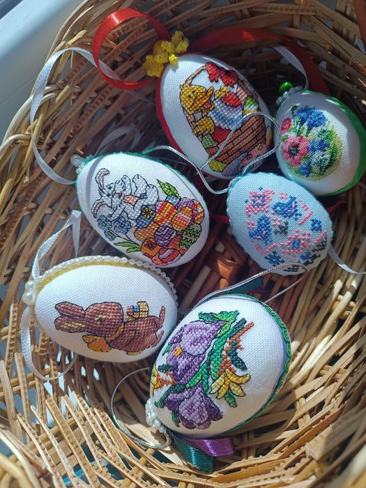 Писанки, вишиті писанки