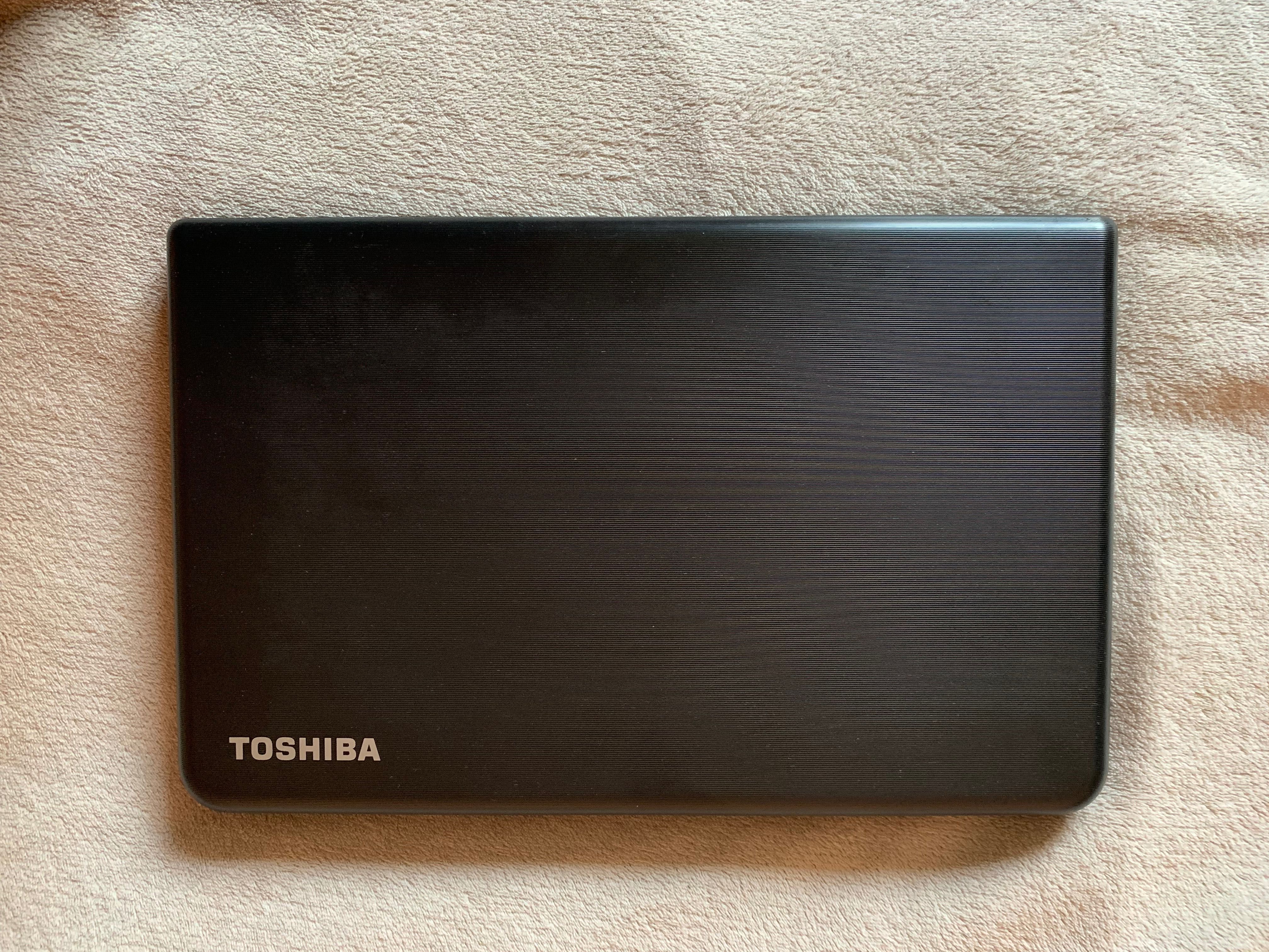 Laptop Toshiba w bardzo dobrym stanie