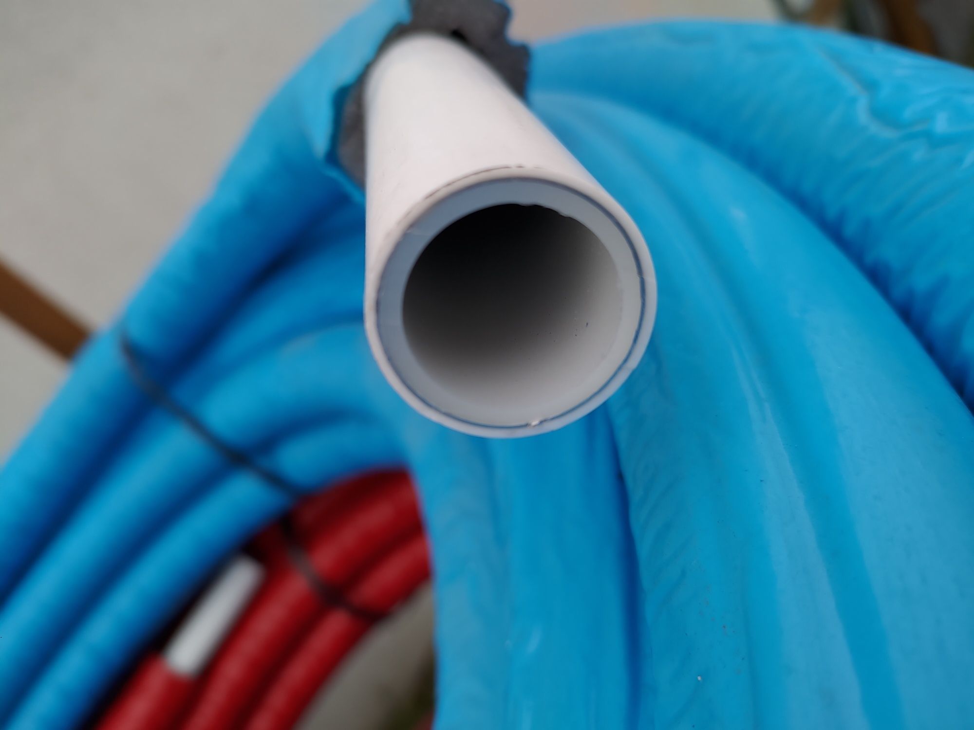 Giacomini rura PE-X/AL/Pex-x w otulinie 20 , 26 ,32
Made in Italy 
Dos