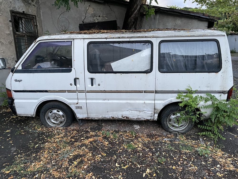 Mazda Bongo 2.0D правый руль 1987г Ford Econovan