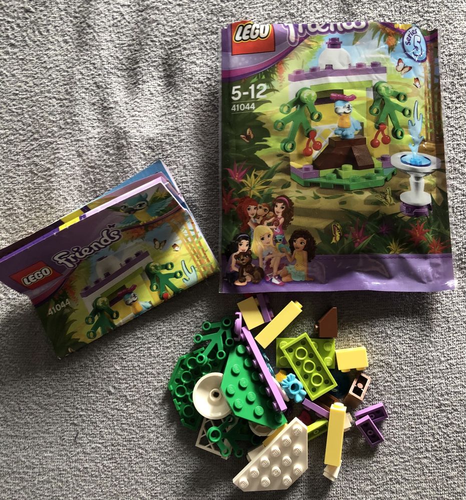 Lego Friends Fontanna i papuga