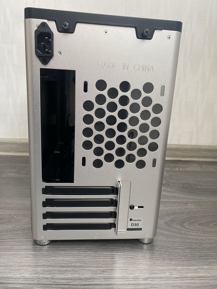 Корпус JONSBO D30 Silver (Micro-ATX, Mini-ITX, Mini DTX)