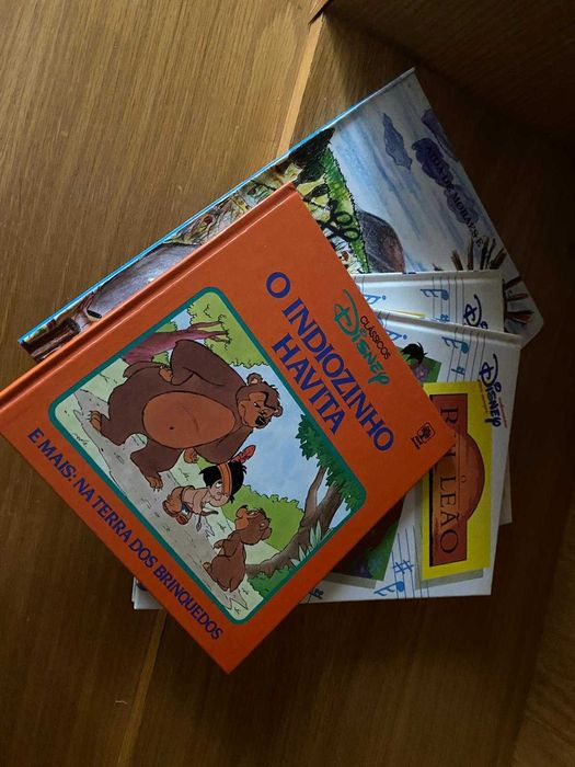 4 Livros Infantis de capa dura
