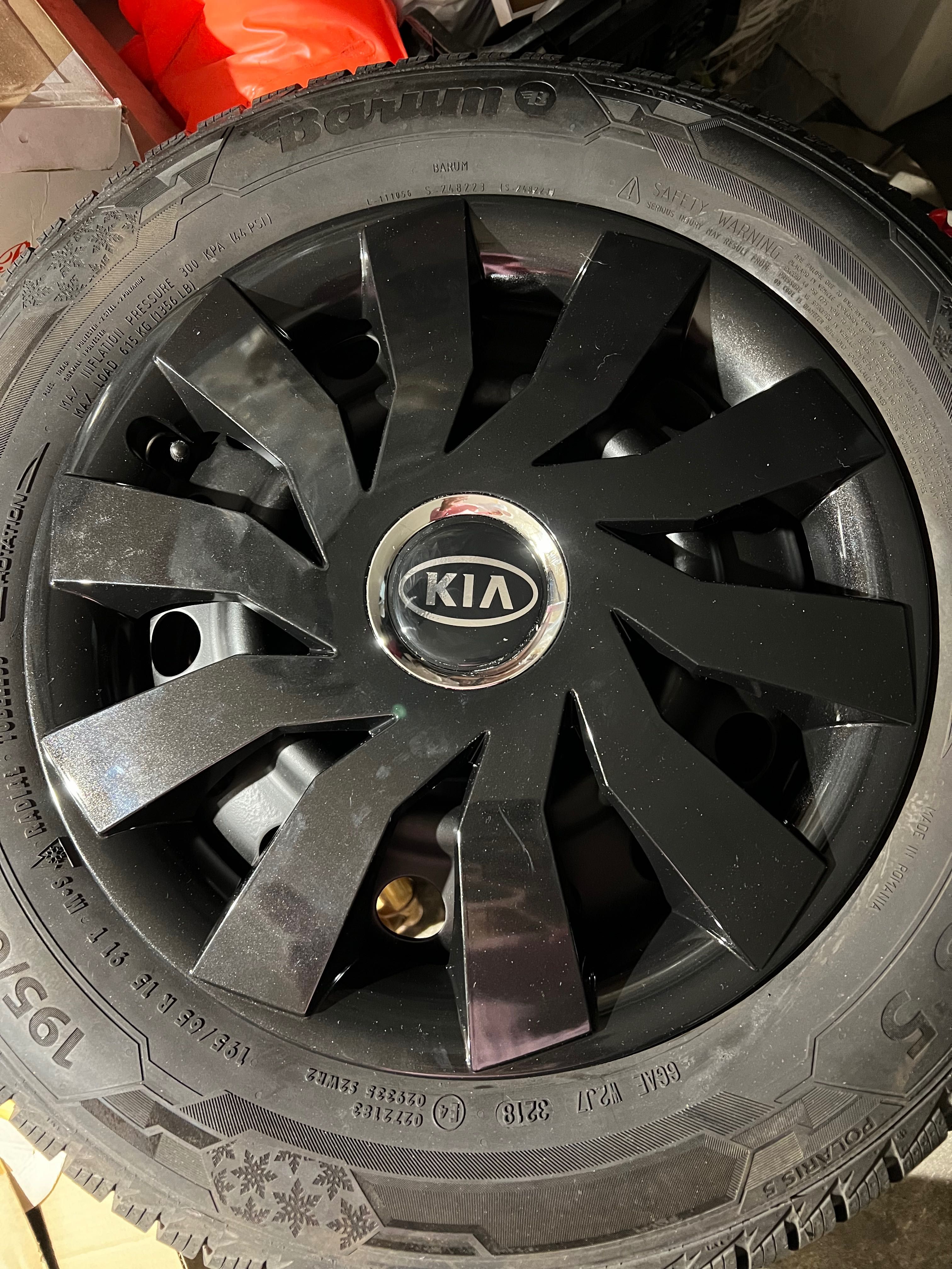 Felgi KIA HYUNDAI z oponami zimowymi.        R15 195/65 5x114.3 ET 46