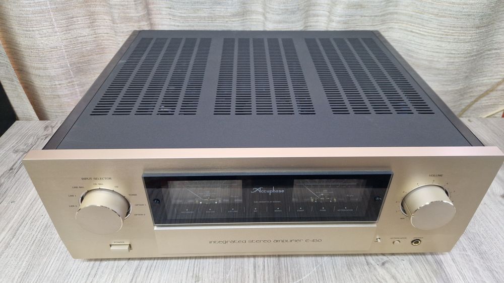Стереоінтегральний підсилювач Accuphase E-450