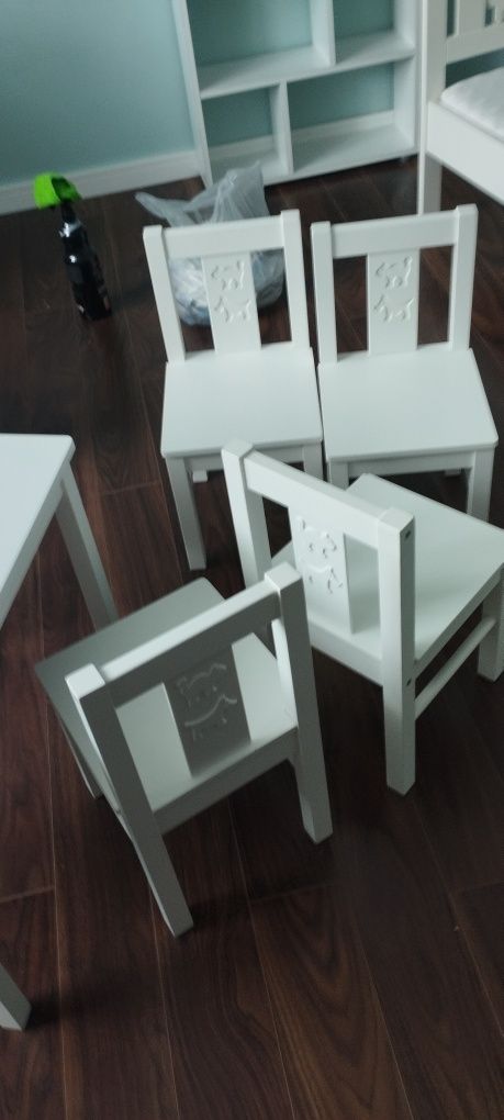 Stolik IKEA kritter
