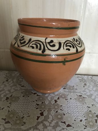 Глиняный керамический горшок