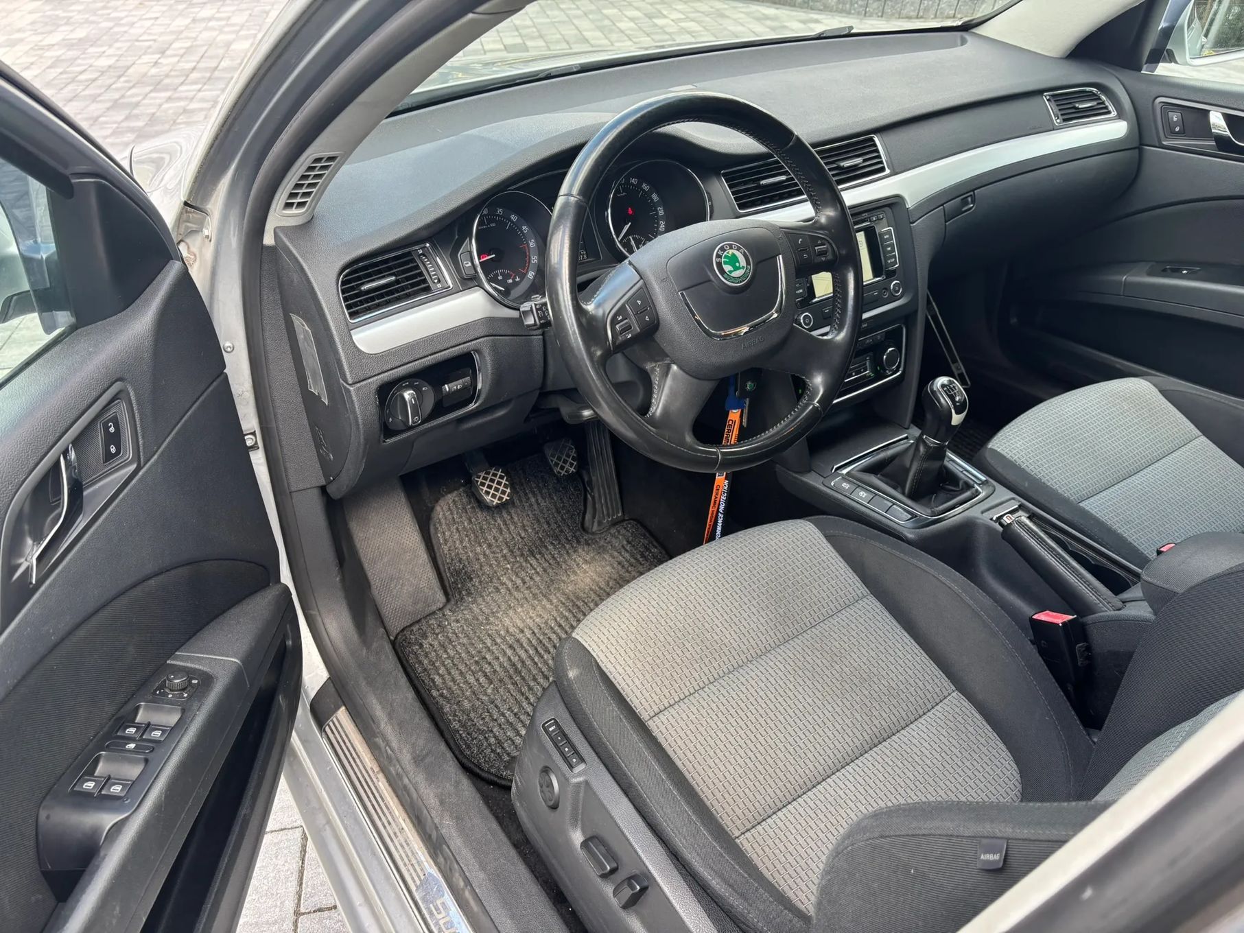 Skoda Superb Klimatronic 2 strefowy, GreenLine