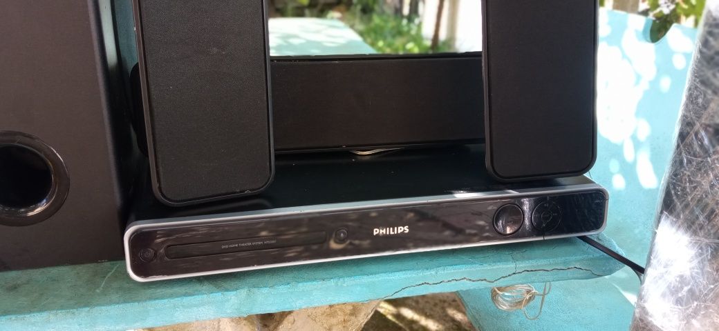 Sistema som Philips home theater com leitor