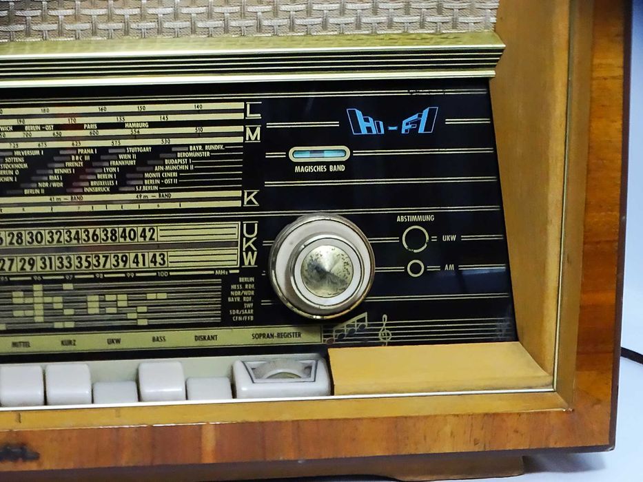 Vollstereo 609W EM84 radio produkowane Kuba-Imperial w latach 1960.