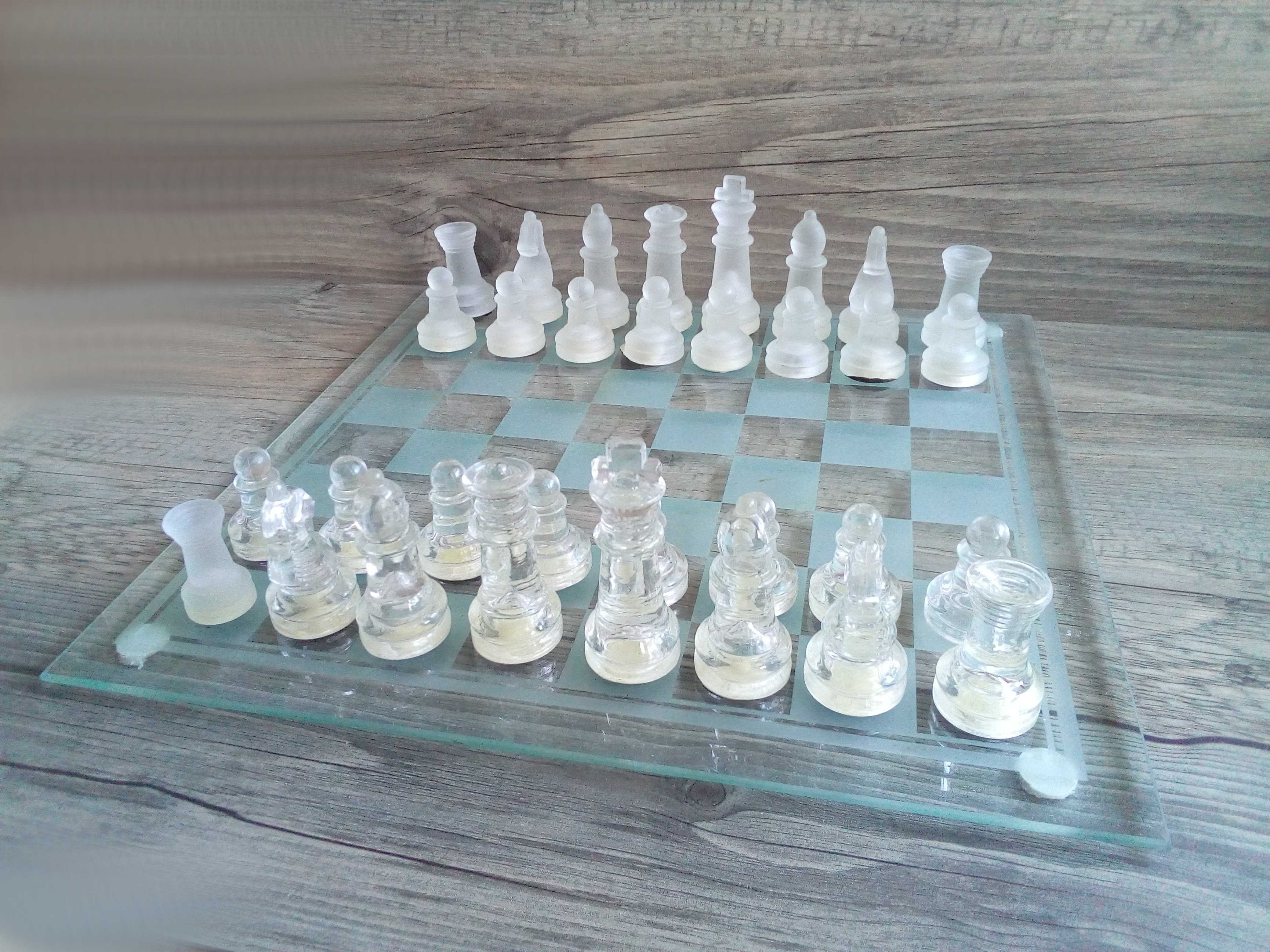szachy, plansza, figury i pionki szklane 32sztuki