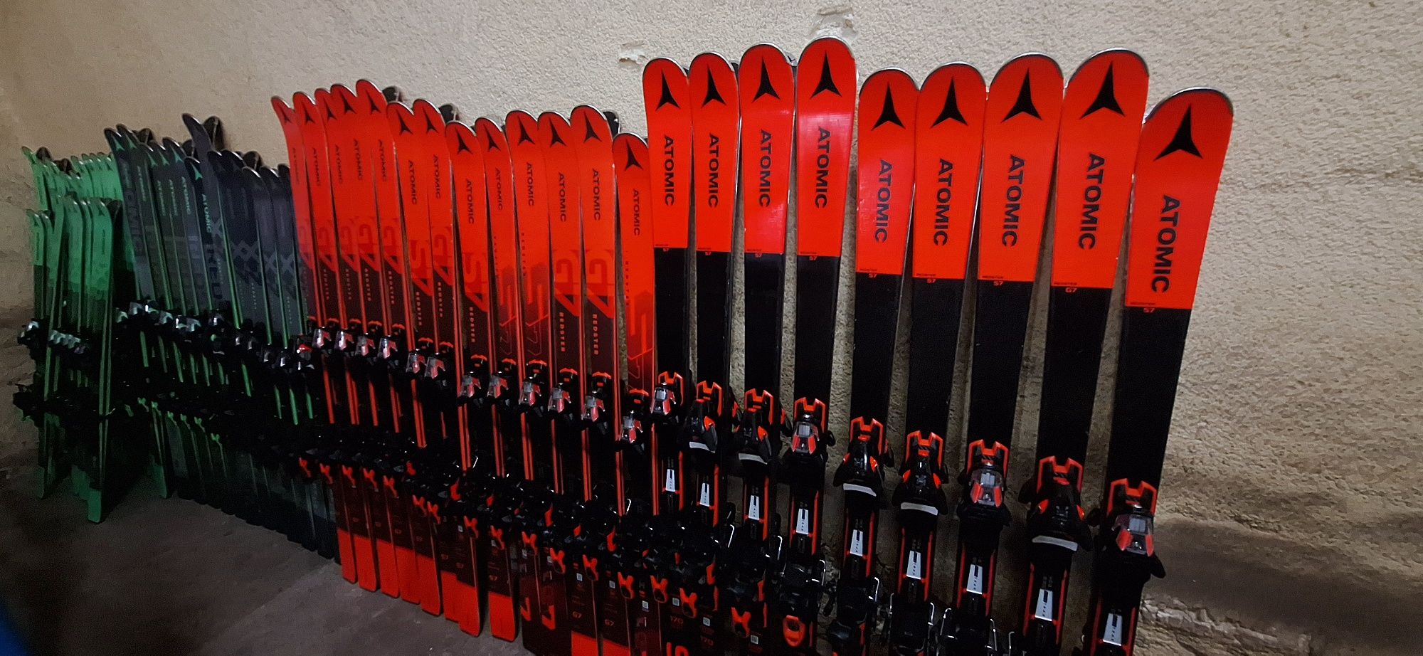 Narty Elan, Atomic,Rossignol, Volkl,hurt,detal