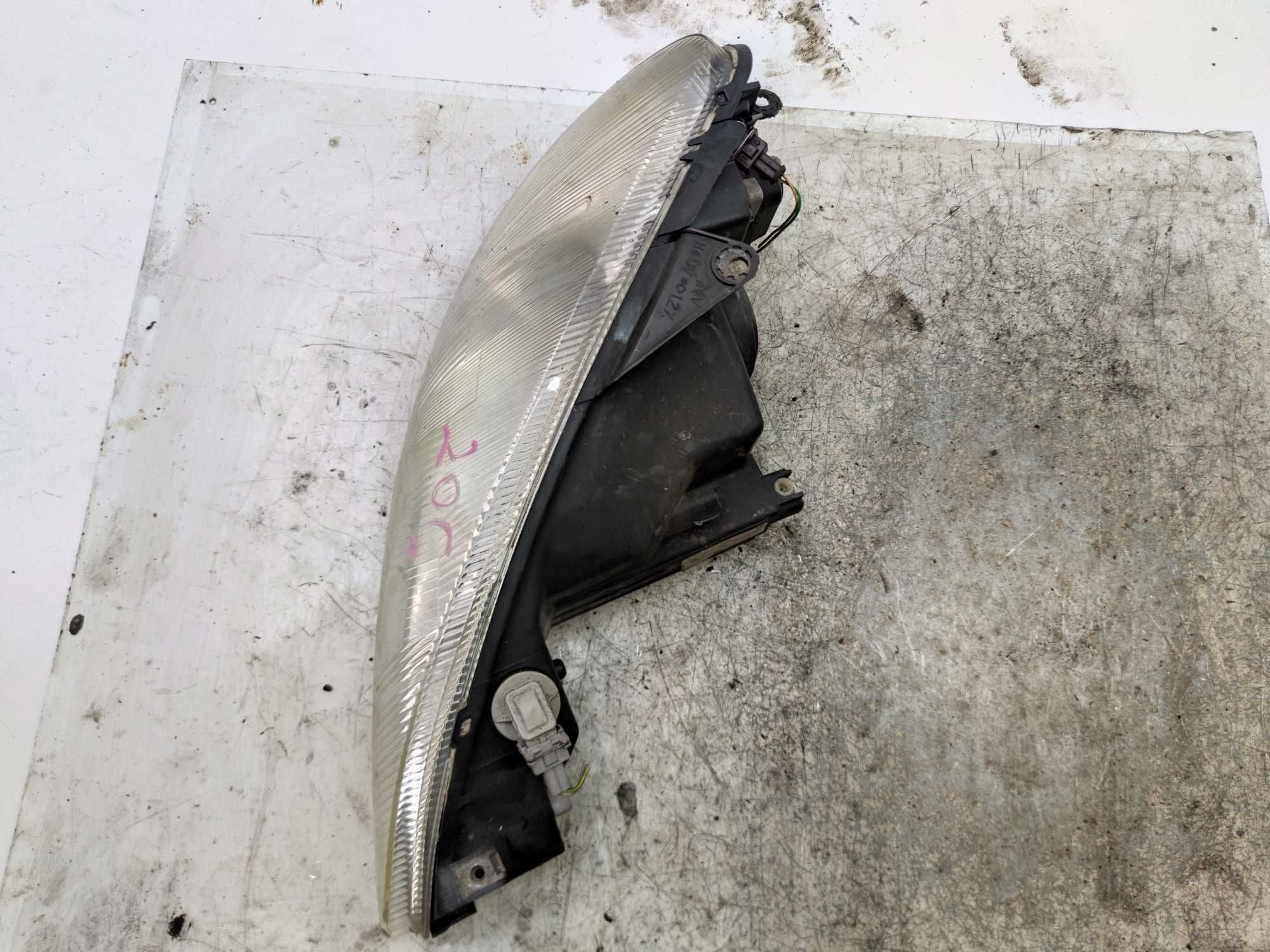 Peugeot 206 Lampa Reflektor Prawa Przednia Prawy Przód