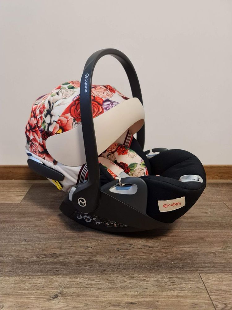 Cybex Cloud Z Spring Blossom автокрісло Сайбекс 0+ розкладне