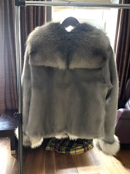 Полушубок голубая норка, воротник писец. Италия.
