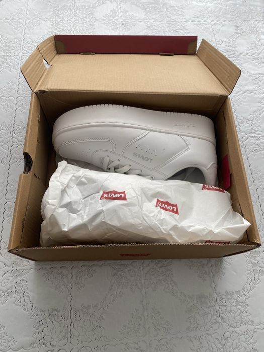 Взуття, кросівки, LEVI’S 39 розмір