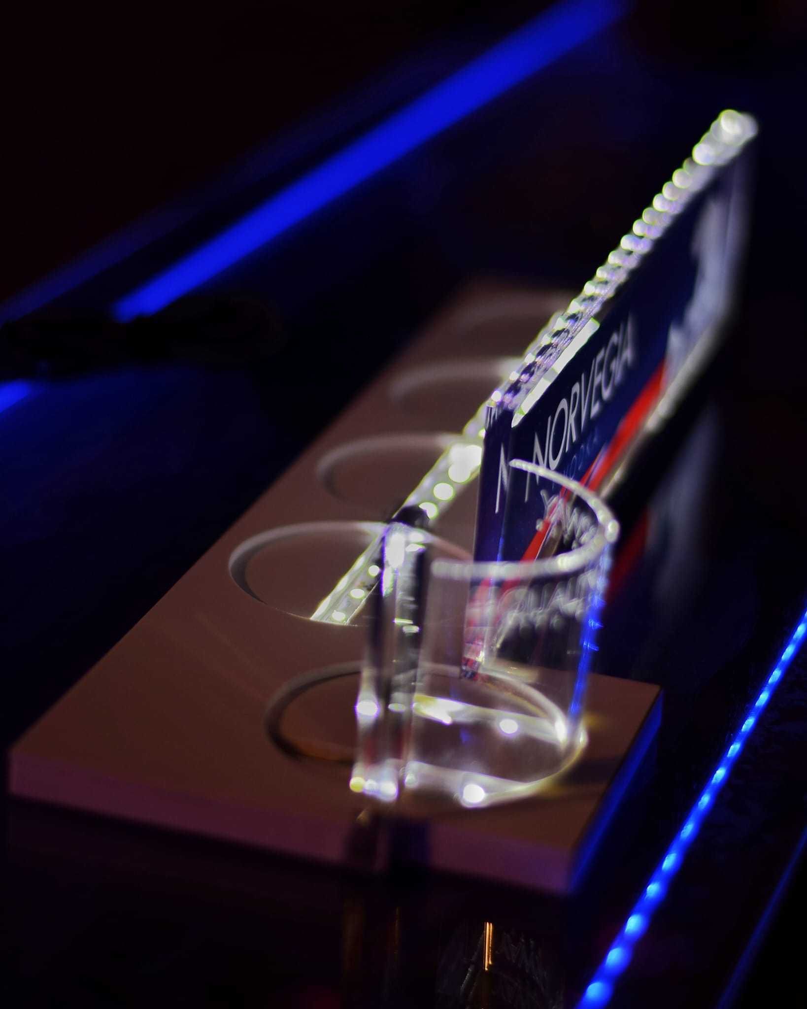Świecąca reklama Norvegia vodka LED lampka bar