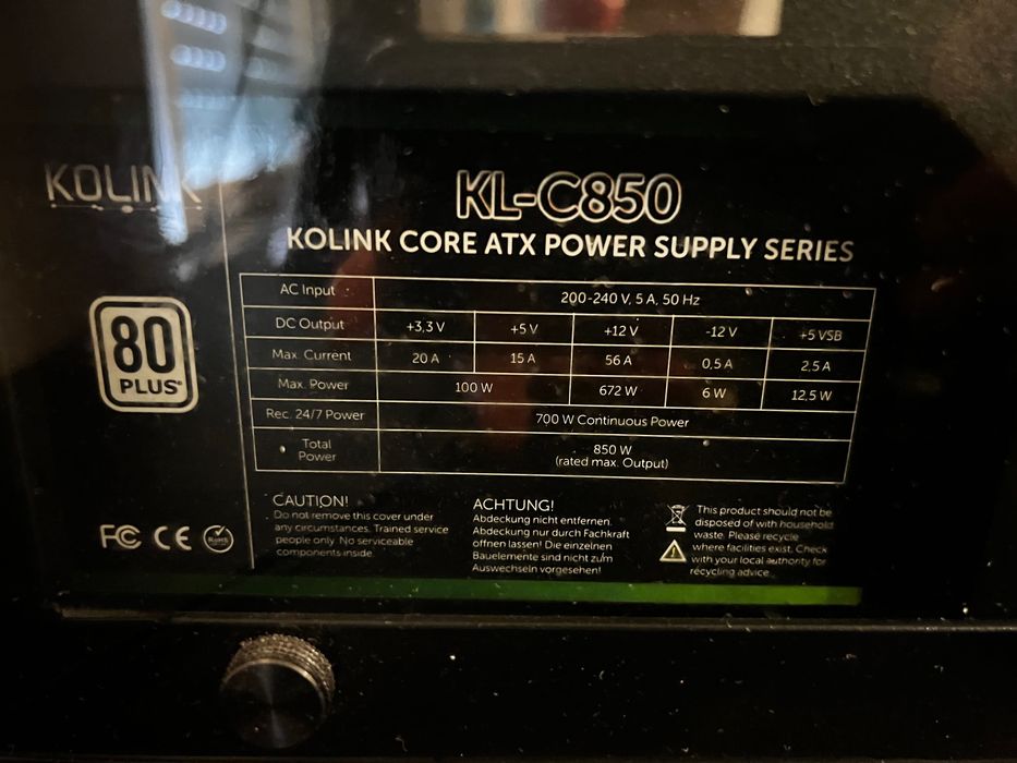 Pc gamer, com mesa e cadeira