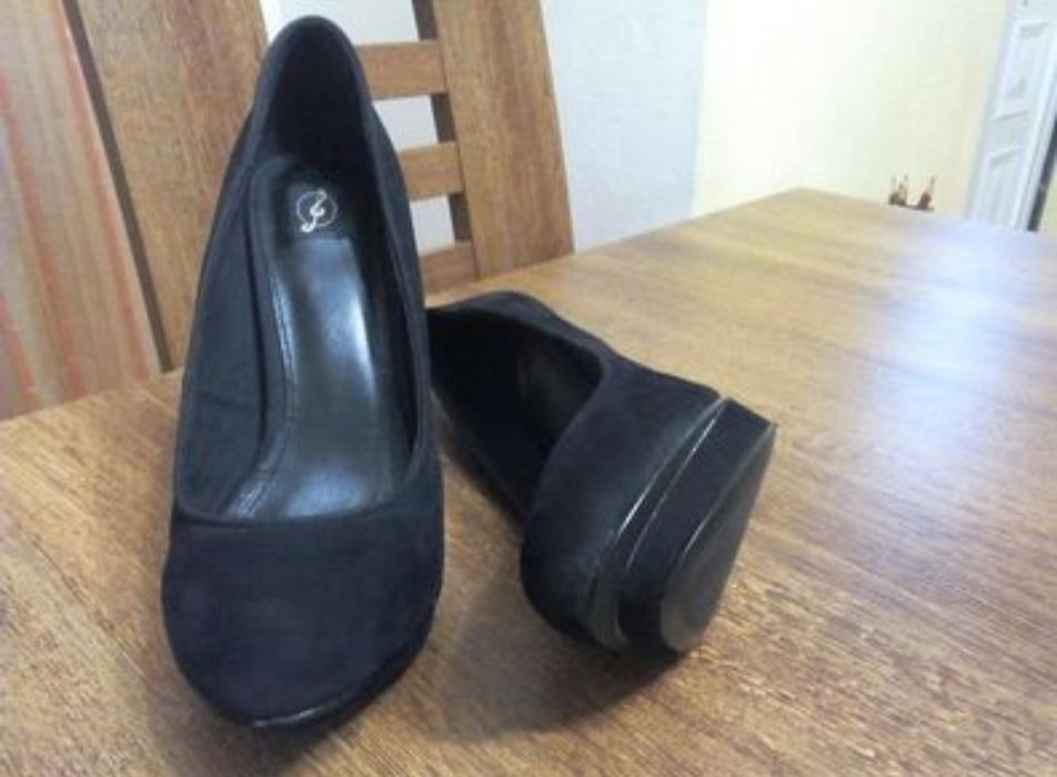 Sapatos Stradivarius