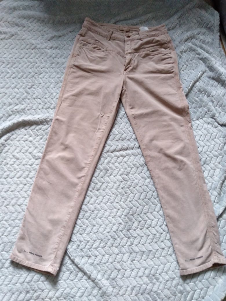 Beżowe spodnie damskie, r.38-40, bawelna99%, masę on Italy, Closed