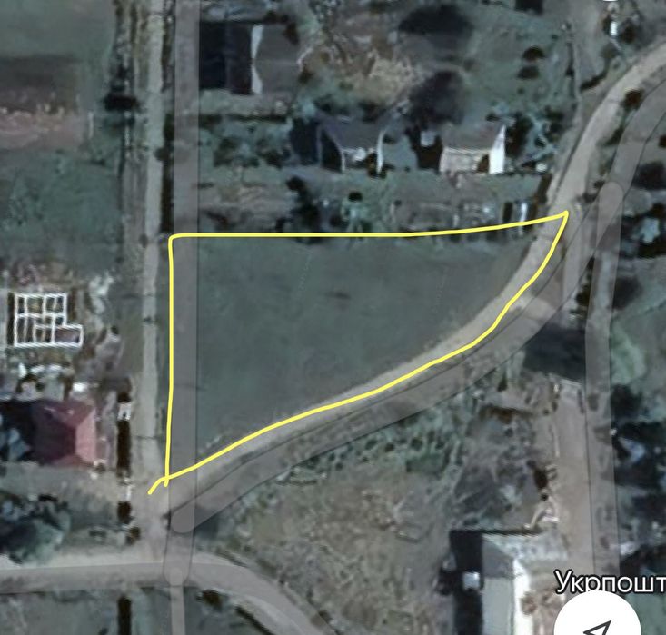 Продається земельна ділянка 20 сотих . Можливий обмін на авто.