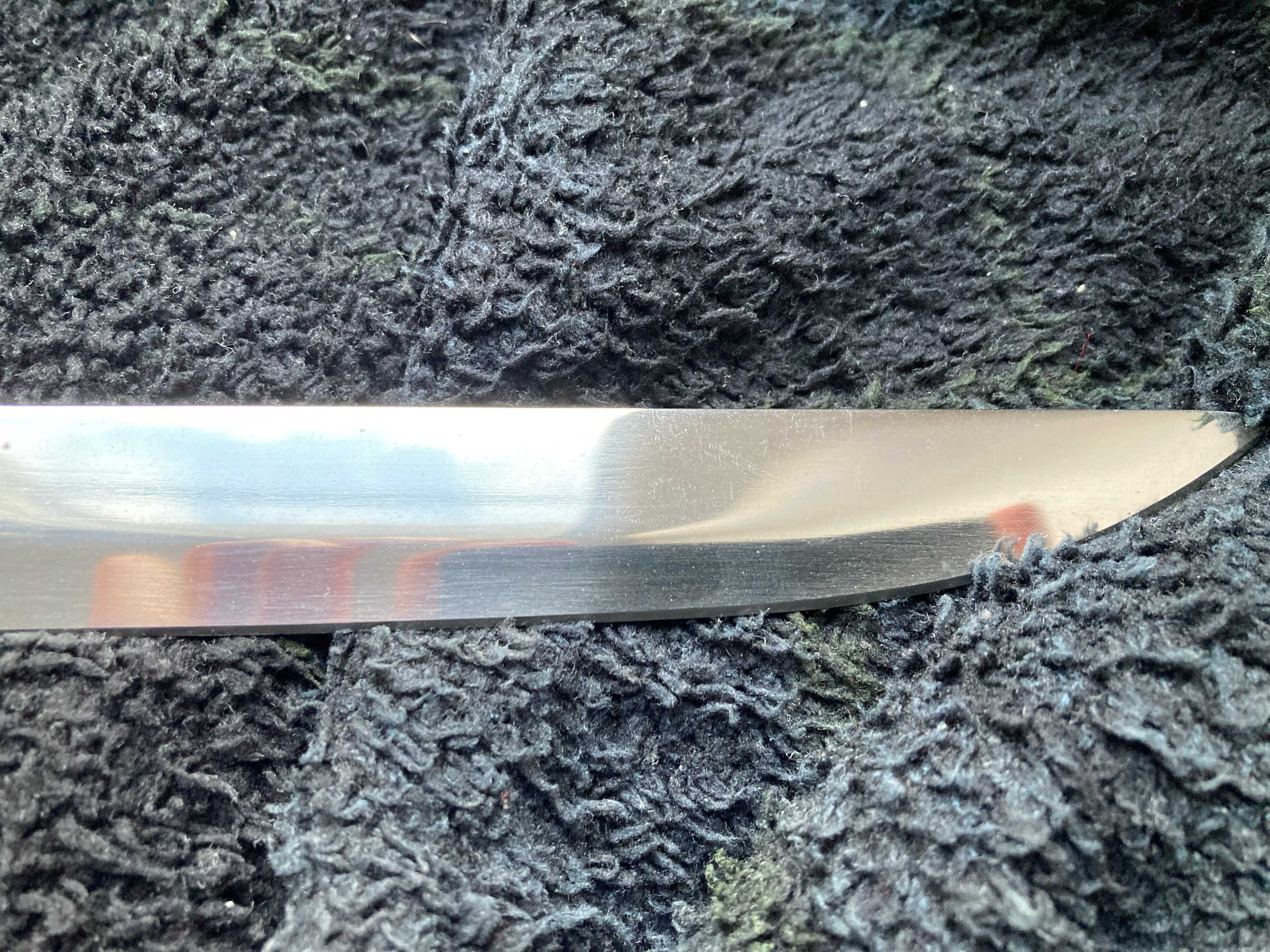 Naginata lub włócznia, miecz, pałka.