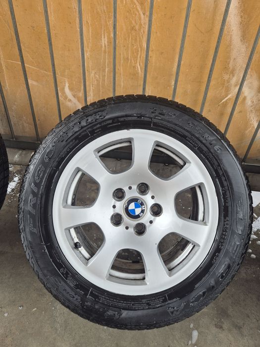 Felgi z oponami zimowymi do BMW r16